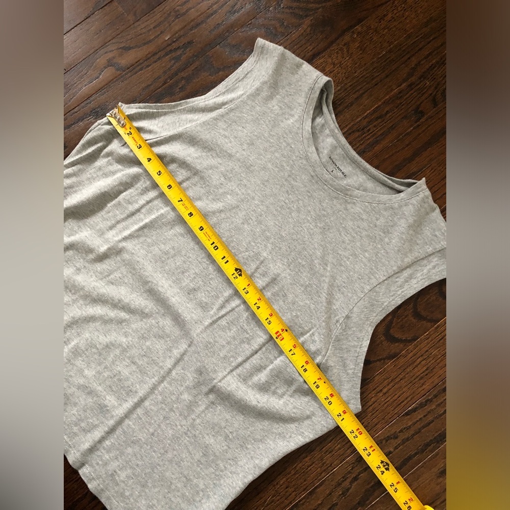 Banana Republic Women’s L Heathered Gray Wide Strapped Sleeveless Basic Tank - Picture 6 of 8